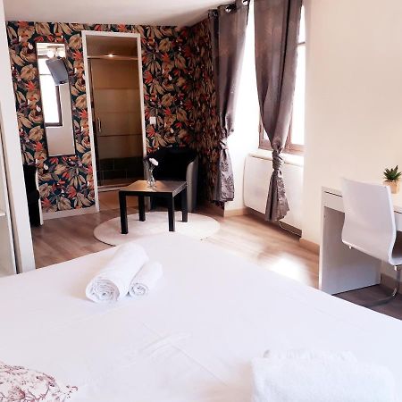 Hotel Renaissance Мартиг Экстерьер фото