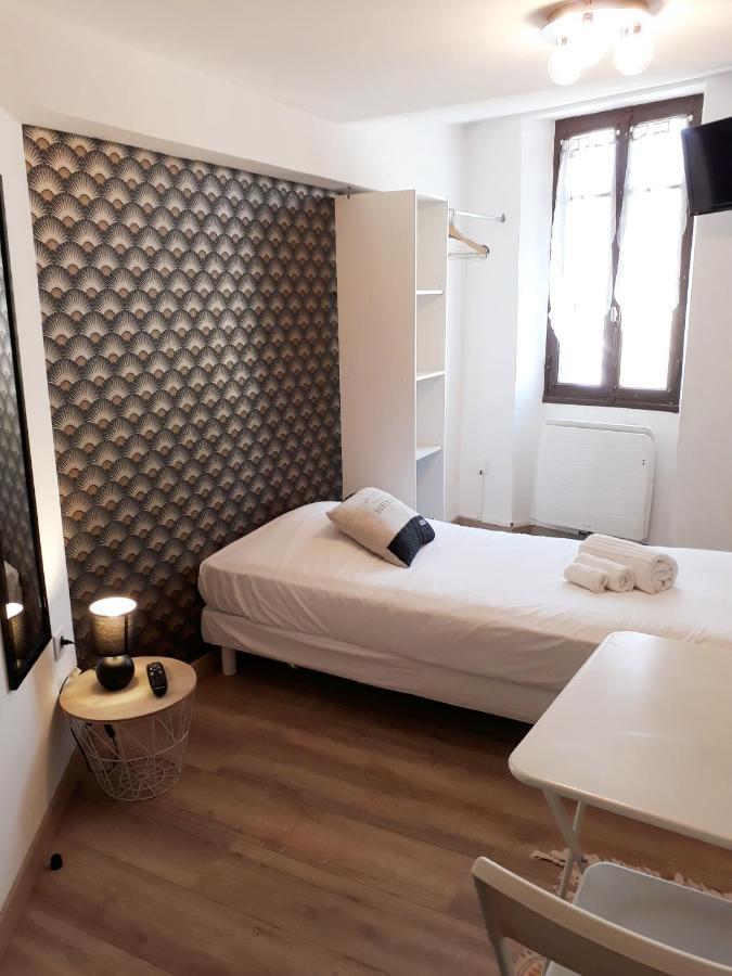 Hotel Renaissance Мартиг Экстерьер фото