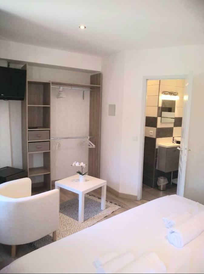 Hotel Renaissance Мартиг Экстерьер фото